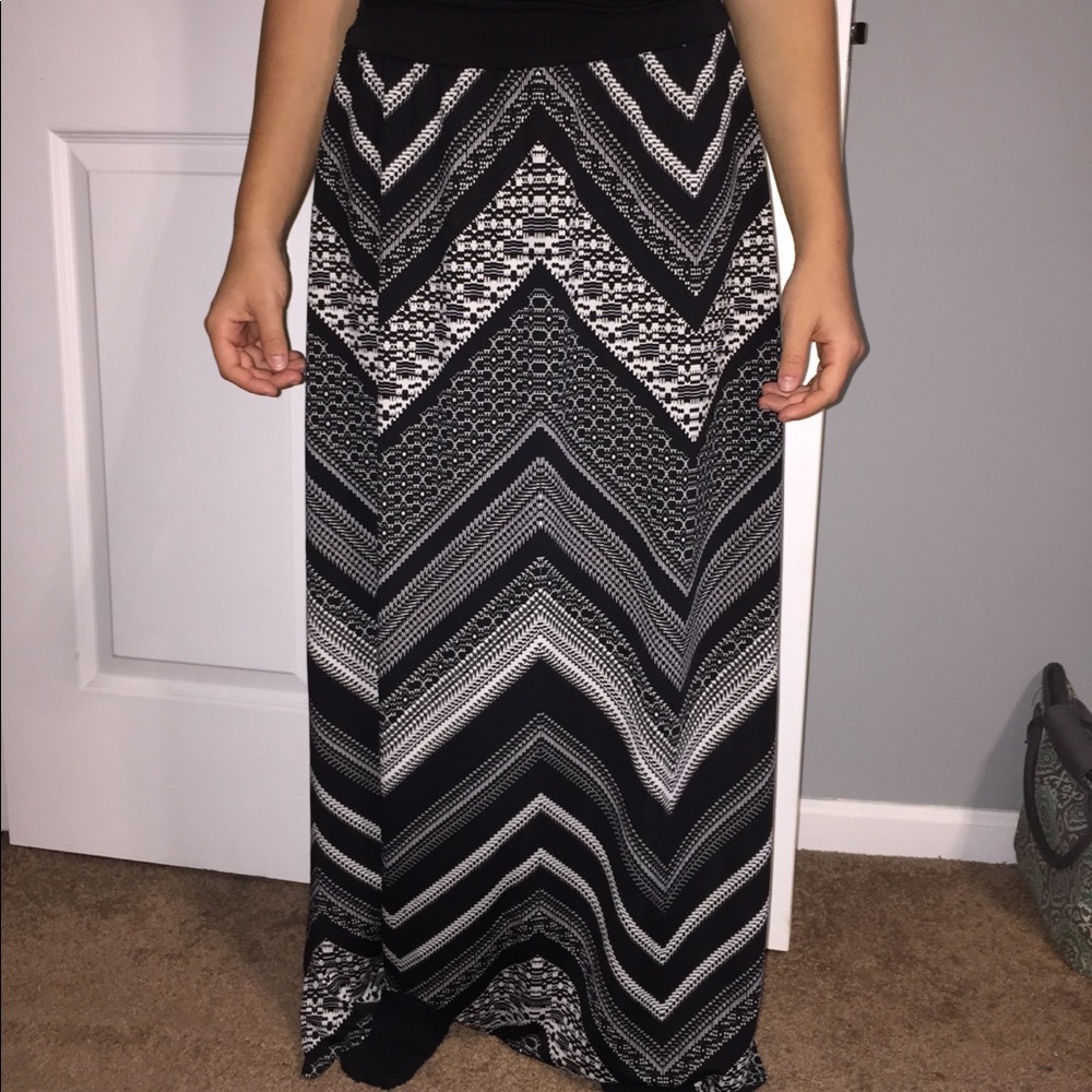 Black and white maxi skirt